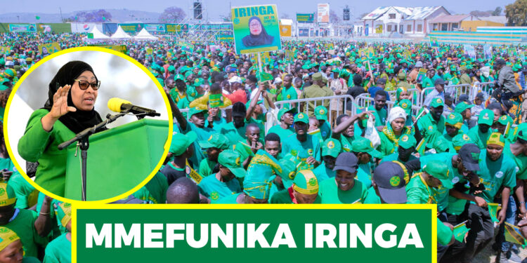 DK. SAMIA AKOSHWA NA MAELFU YA WANANCHI WALIOJITOKEZA UWANJA WA SAMORA